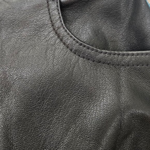 Guess Pleather Miniskirt Women's US Size (0) Soft With Gold Detailing - Picture 4 of 14